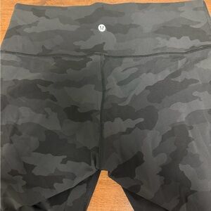 Lululemon Black Camo Leggings (cropped, no tag)